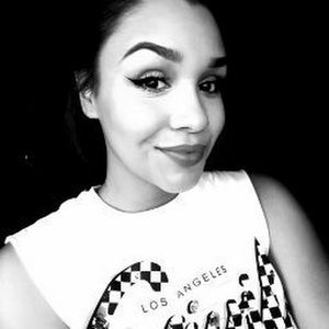 Meet your Posher, Selena